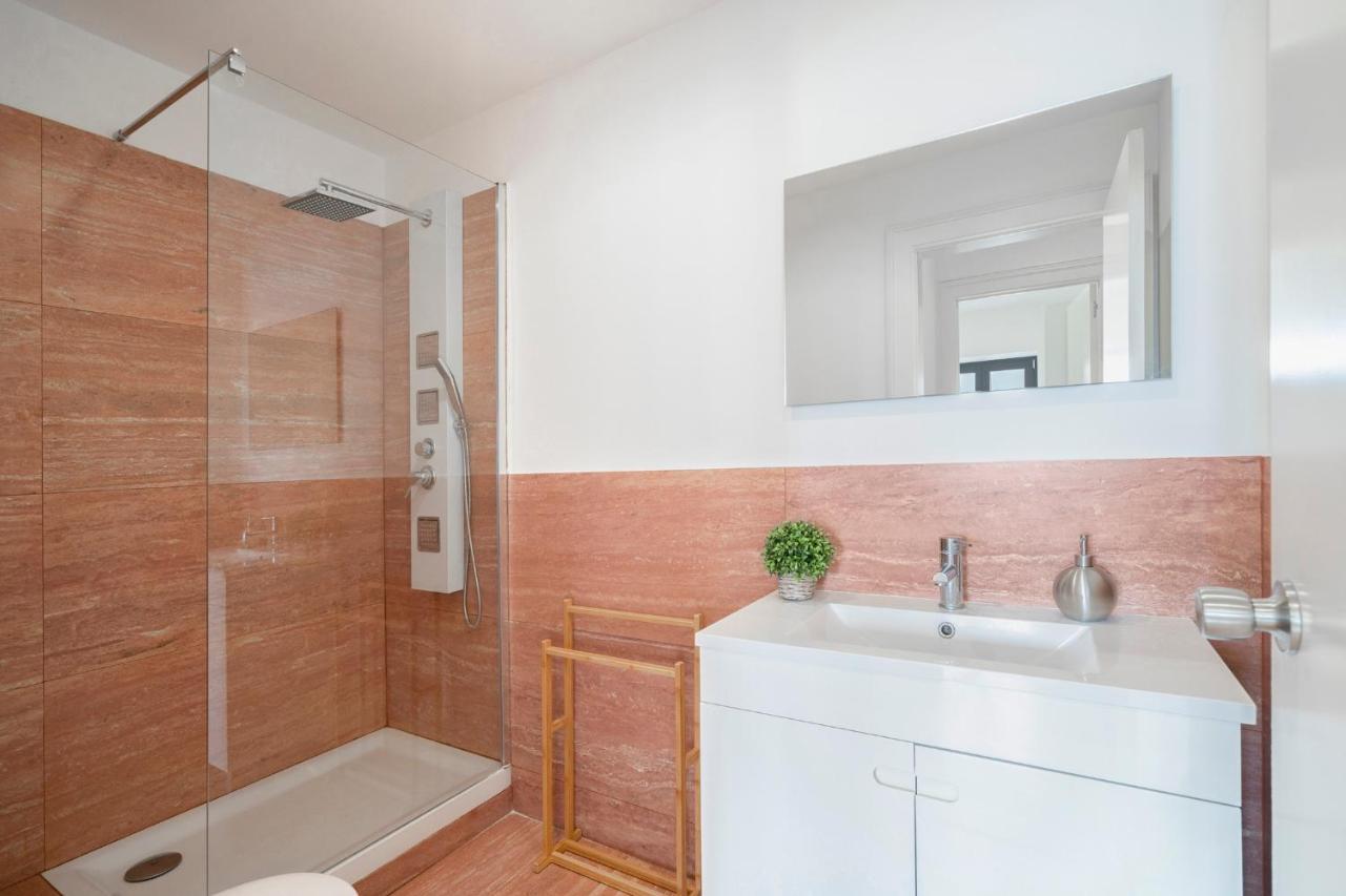 Warm And Cozy Parquet Flooring Apartment In Almada Ngoại thất bức ảnh