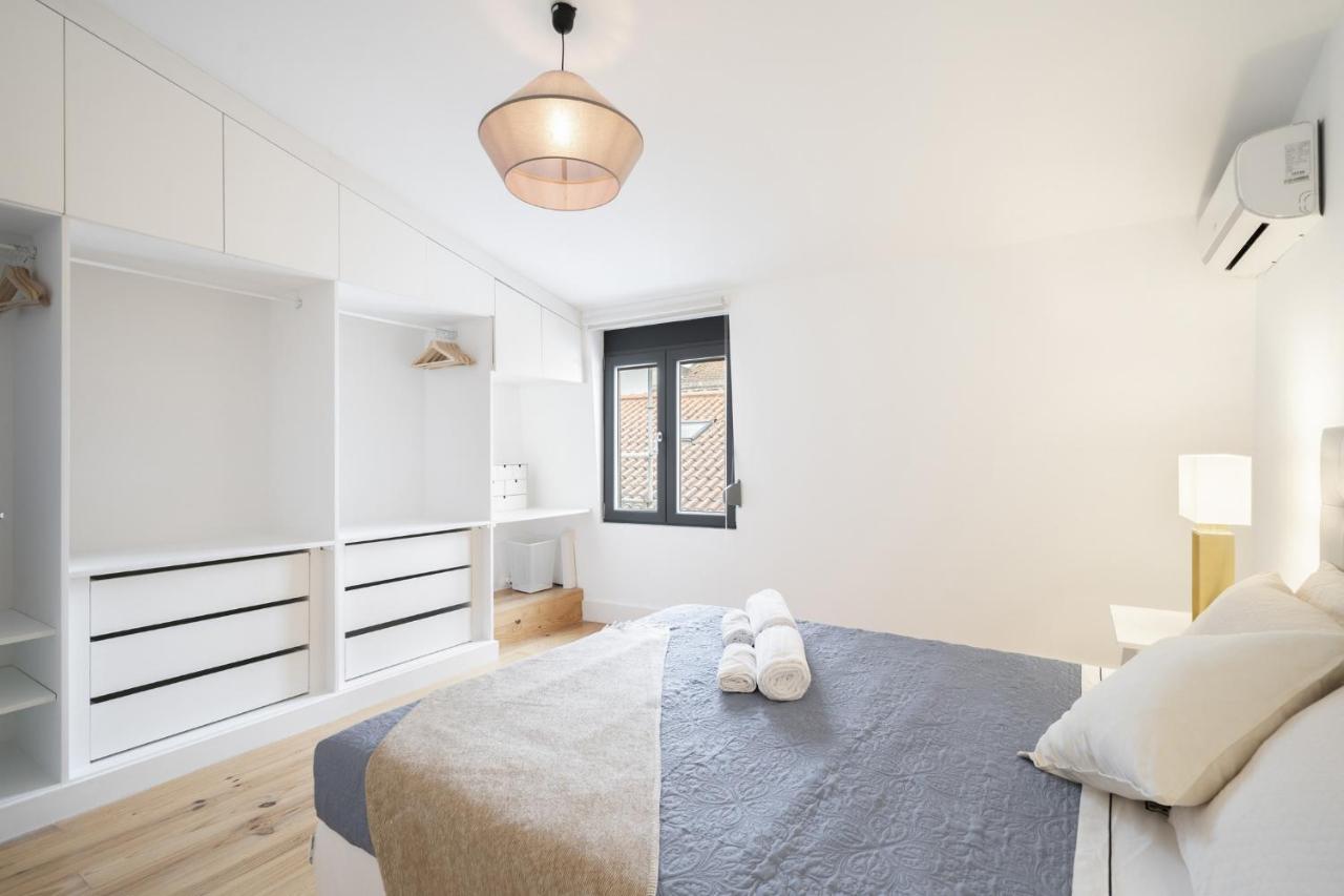 Warm And Cozy Parquet Flooring Apartment In Almada Ngoại thất bức ảnh