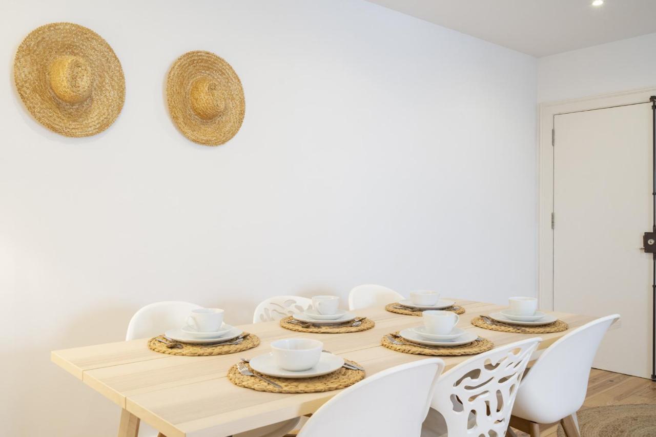Warm And Cozy Parquet Flooring Apartment In Almada Ngoại thất bức ảnh