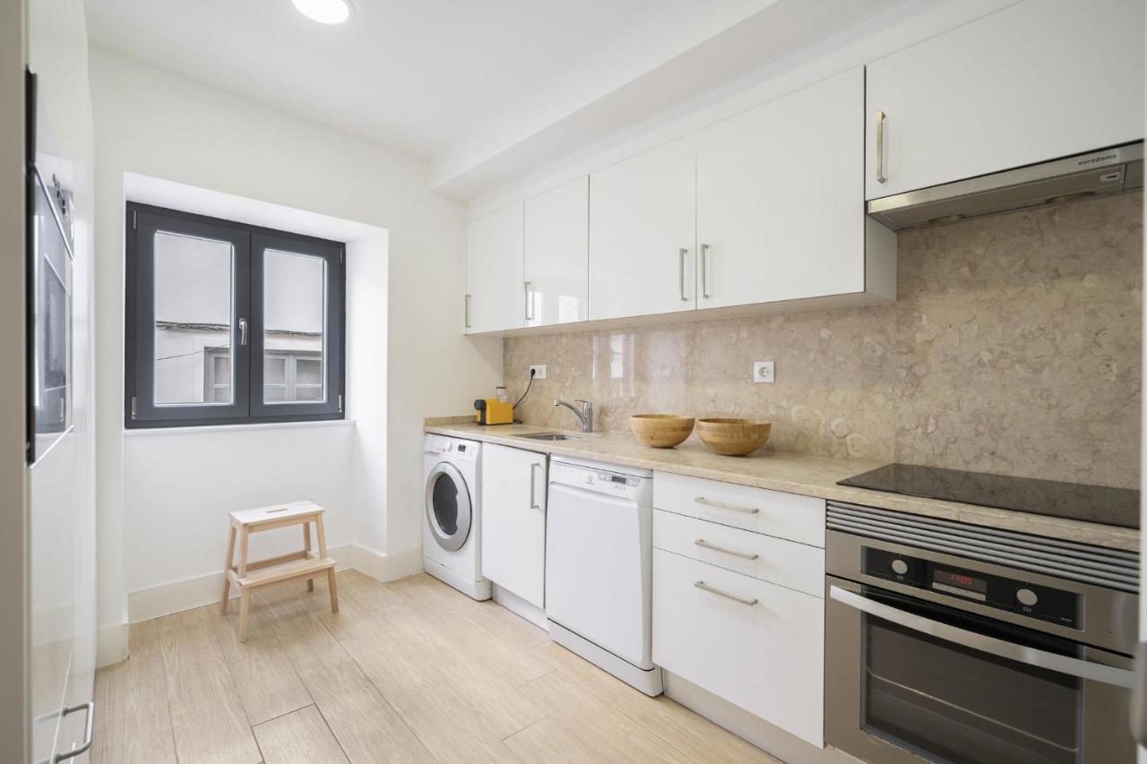 Warm And Cozy Parquet Flooring Apartment In Almada Ngoại thất bức ảnh