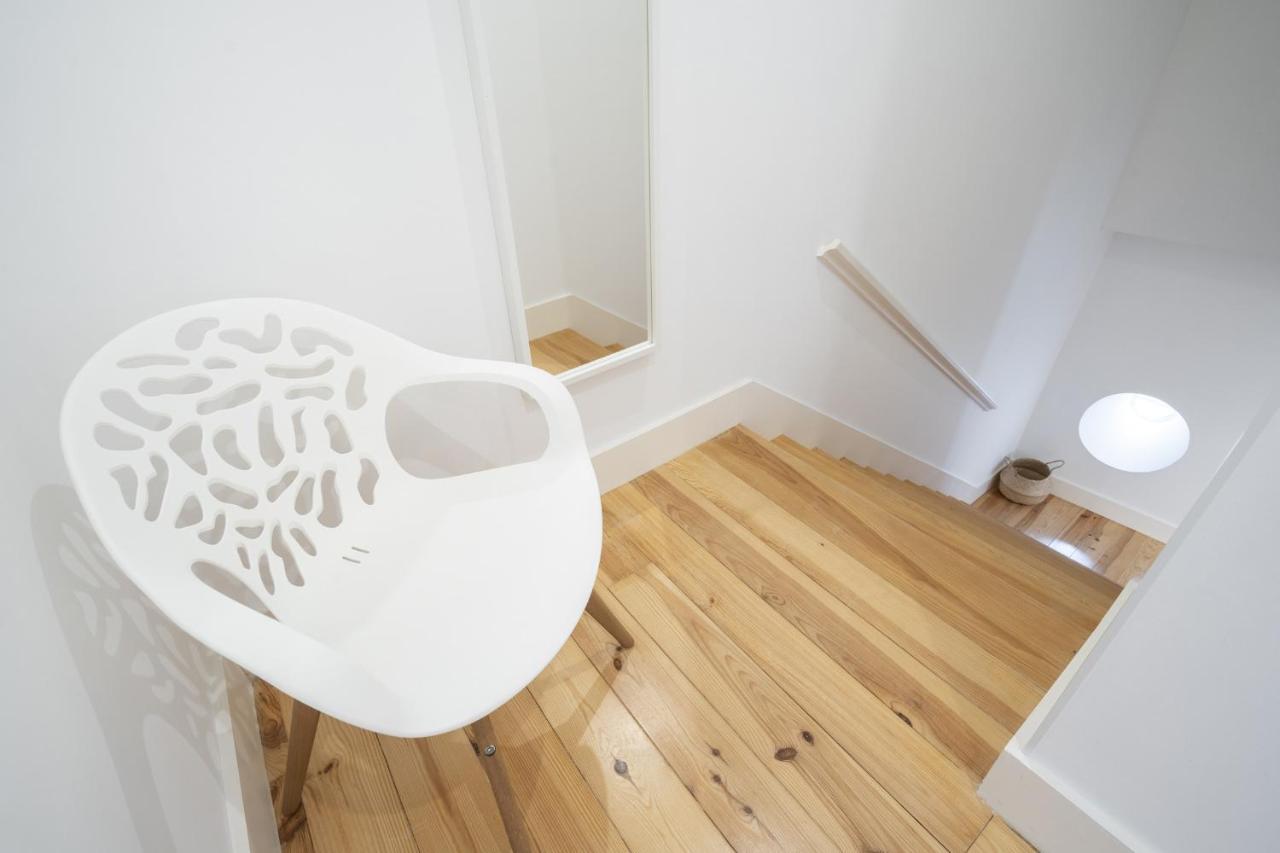 Warm And Cozy Parquet Flooring Apartment In Almada Ngoại thất bức ảnh