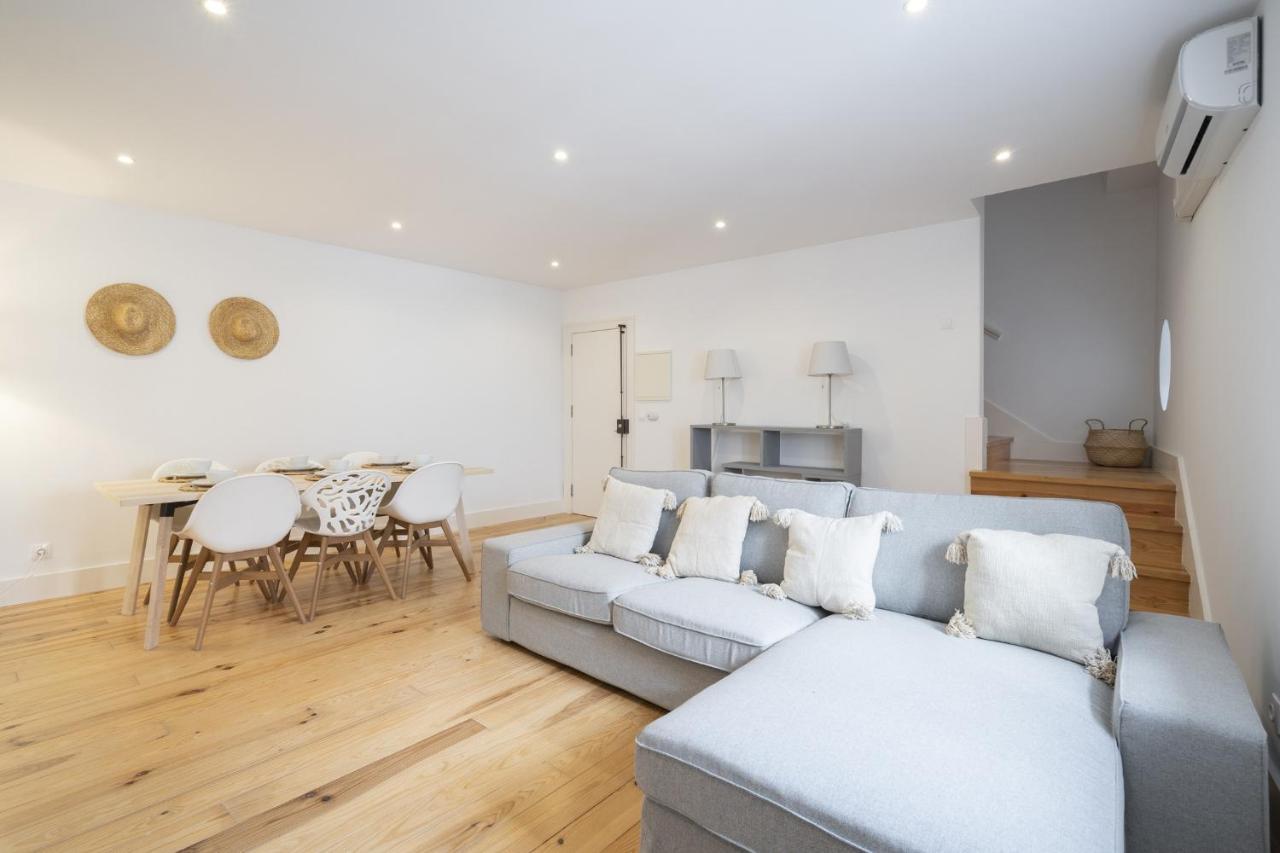 Warm And Cozy Parquet Flooring Apartment In Almada Ngoại thất bức ảnh